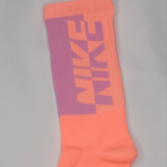 NIKE---Nice set of 3 pair of Nike socks - Picture 5 of 5